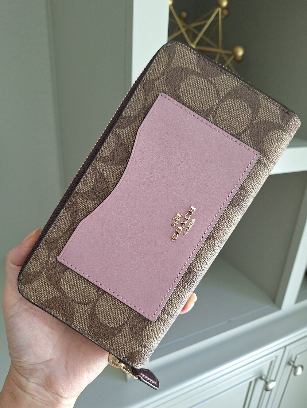 NWT Coach Color Block Logo Accordion Zip-Around Wallet Signature F57318